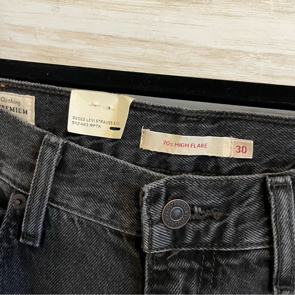 Levi's Black High-Rise Wide-Leg Jeans - Picture 13 of 15